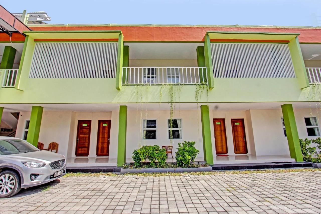 Capital O 91384 Rintaka Residence Senggigi Exterior photo